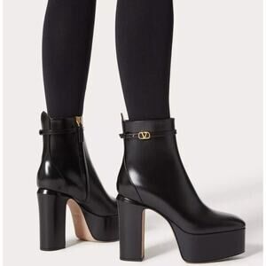 Valentino Garavani Tan-Go 37/ US 7 Platform Bootie Black Leather NIB $1,870